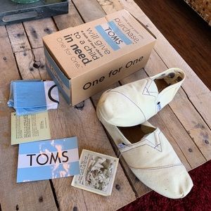 Toms BNWT Women’s size 8